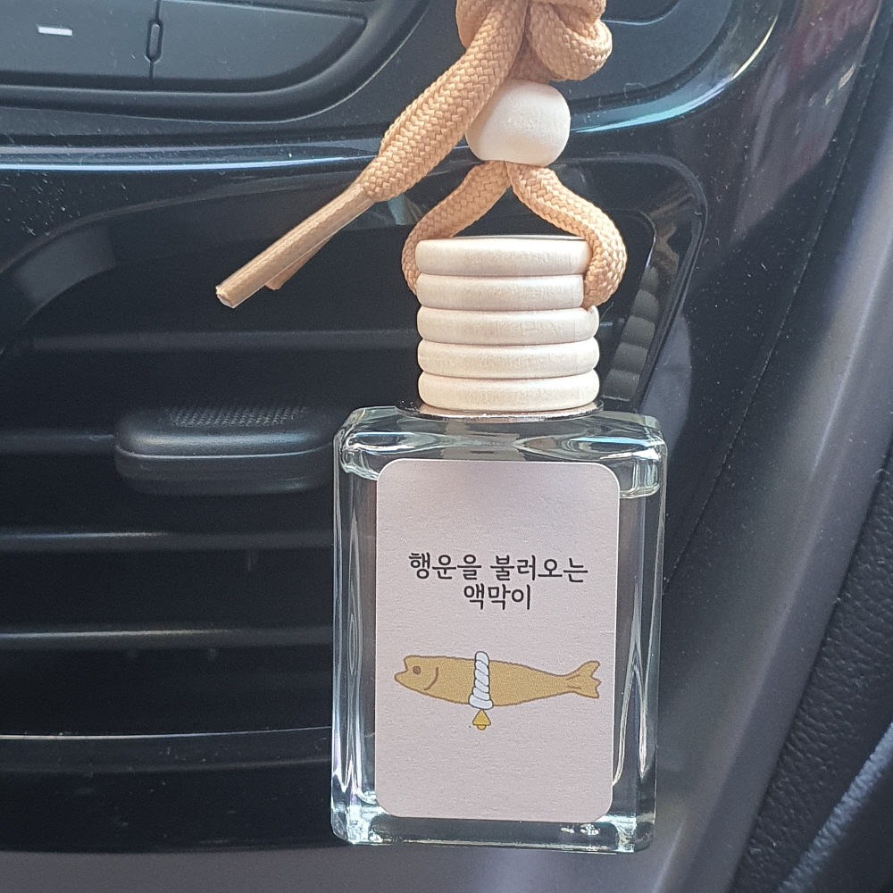 귀여운 액막이 차량용 룸미러 미니 방향제 자동차 송풍구형 디퓨저 차 향수 선물 - 상세 이미지 2