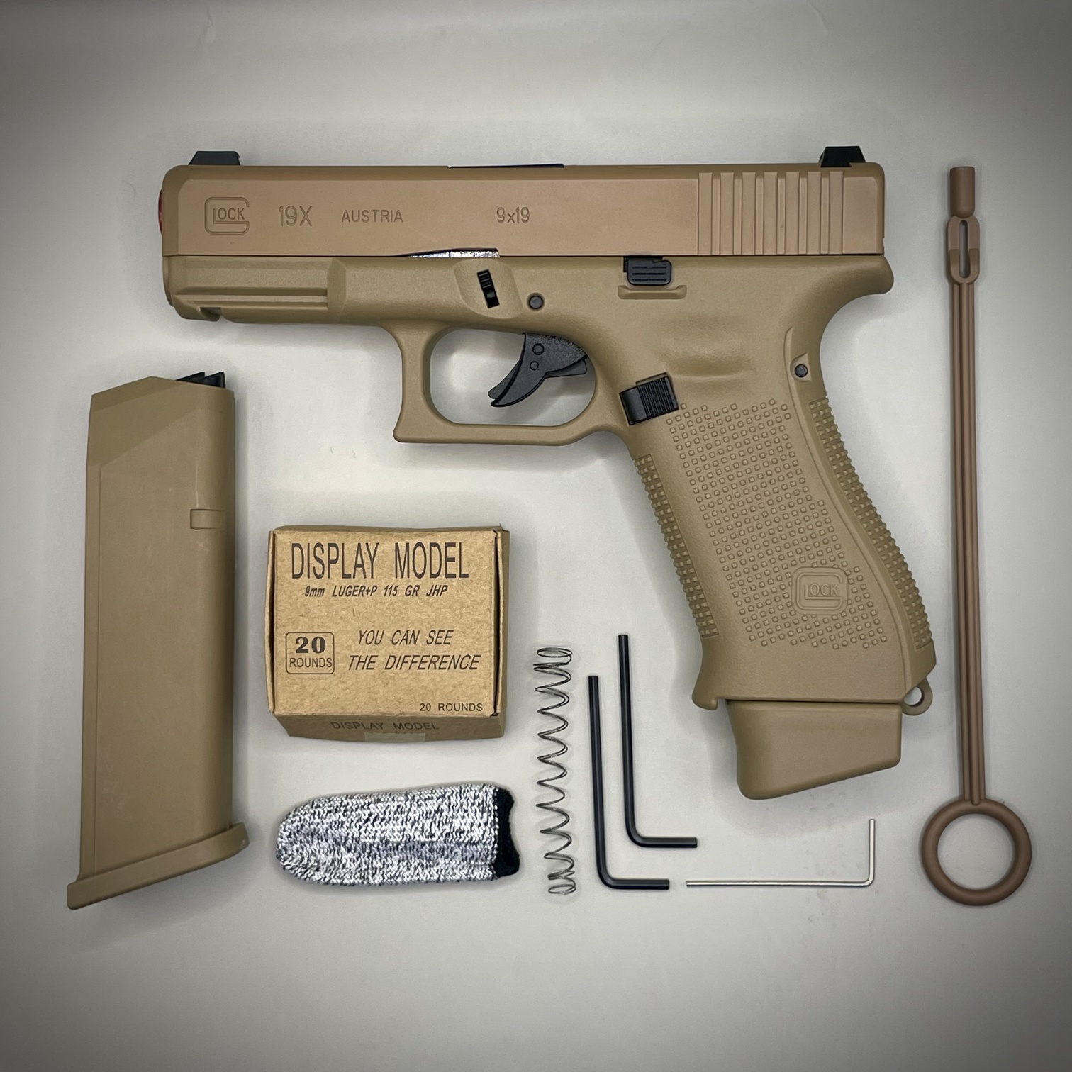 글록 Glock G19x 무동력 블로우백 탄피배출 레이저 핸드건 권총 블랙 샌드 - 상품 이미지