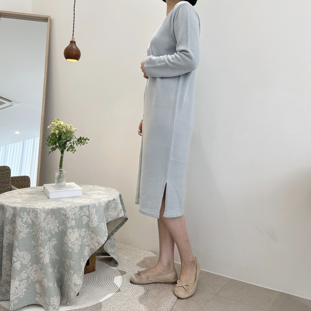 단아한 단추 니트 브이넥 원피스 봄 가을 데일리 베이직 출근룩 모임룩 그레이 롱원피스 이미지 7