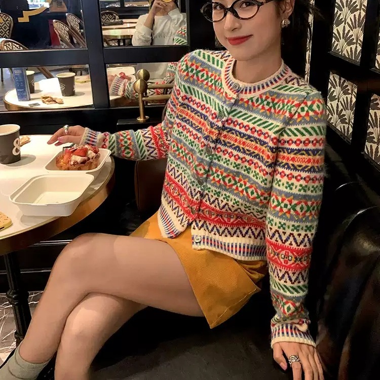 울 자카드 라운드넥가디건 루즈핏 보헤미안 패턴 스타일 레인보우색상 빈티지 레트로 디자인 - 상품 이미지