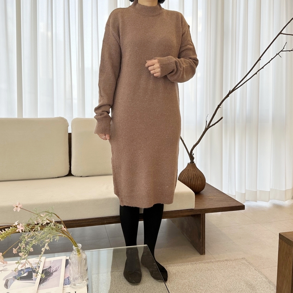 가을 겨울 반목 폴라넥 니트 카멜 롱 원피스 포근한 출근룩 모임룩 데일리 베이직 원피스 - 메인 이미지