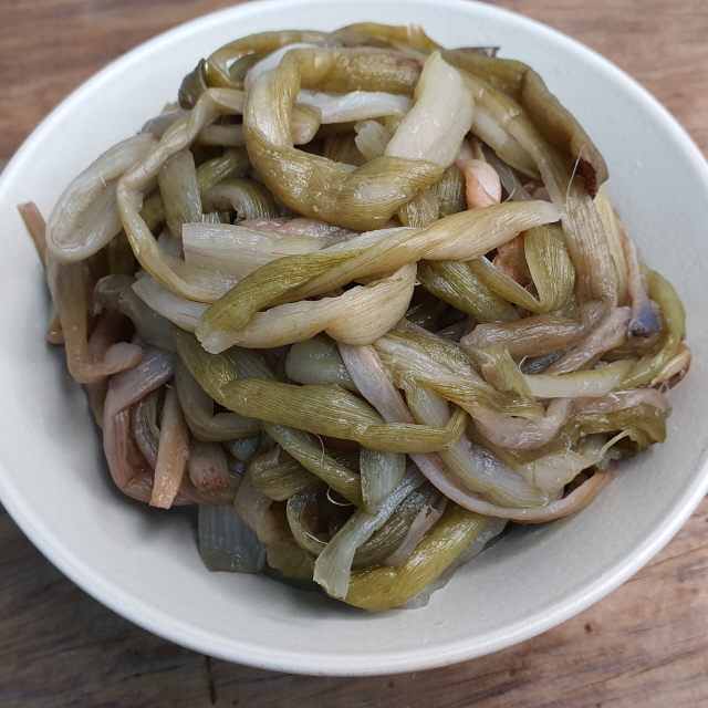 싸리재 국산 [ 불린토란대 300g ] 토란줄기 데친 말린 나물 - 상품 이미지