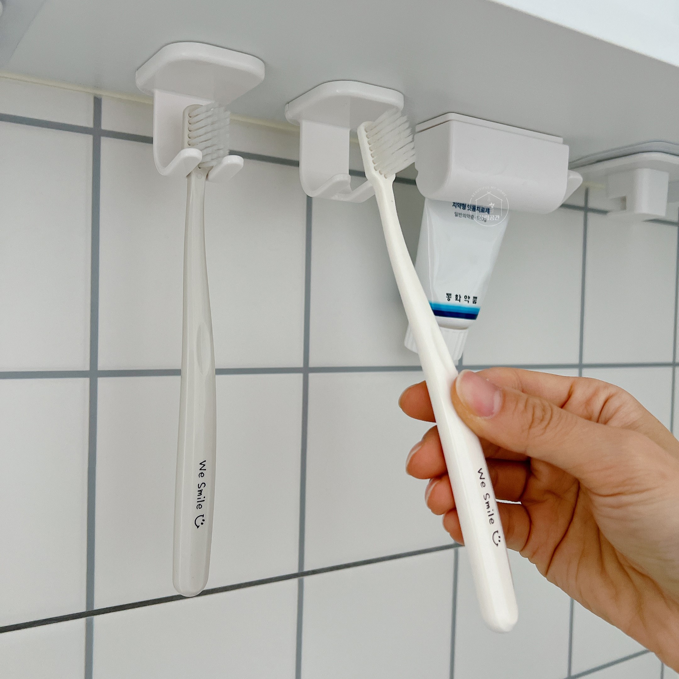 무타공 칫솔 걸이 세이버 거치대 부착식 칫솔 정리대 제품 이미지