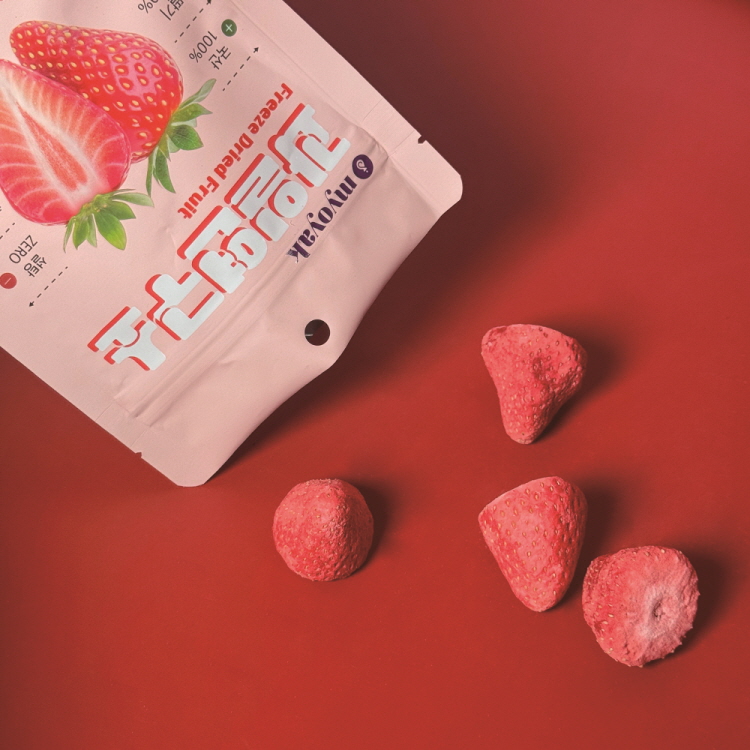 [식약처 등록] 묘약 과일연구소 동결건조 딸기 국산 건조과일칩 아이 영양 간식 딸기칩