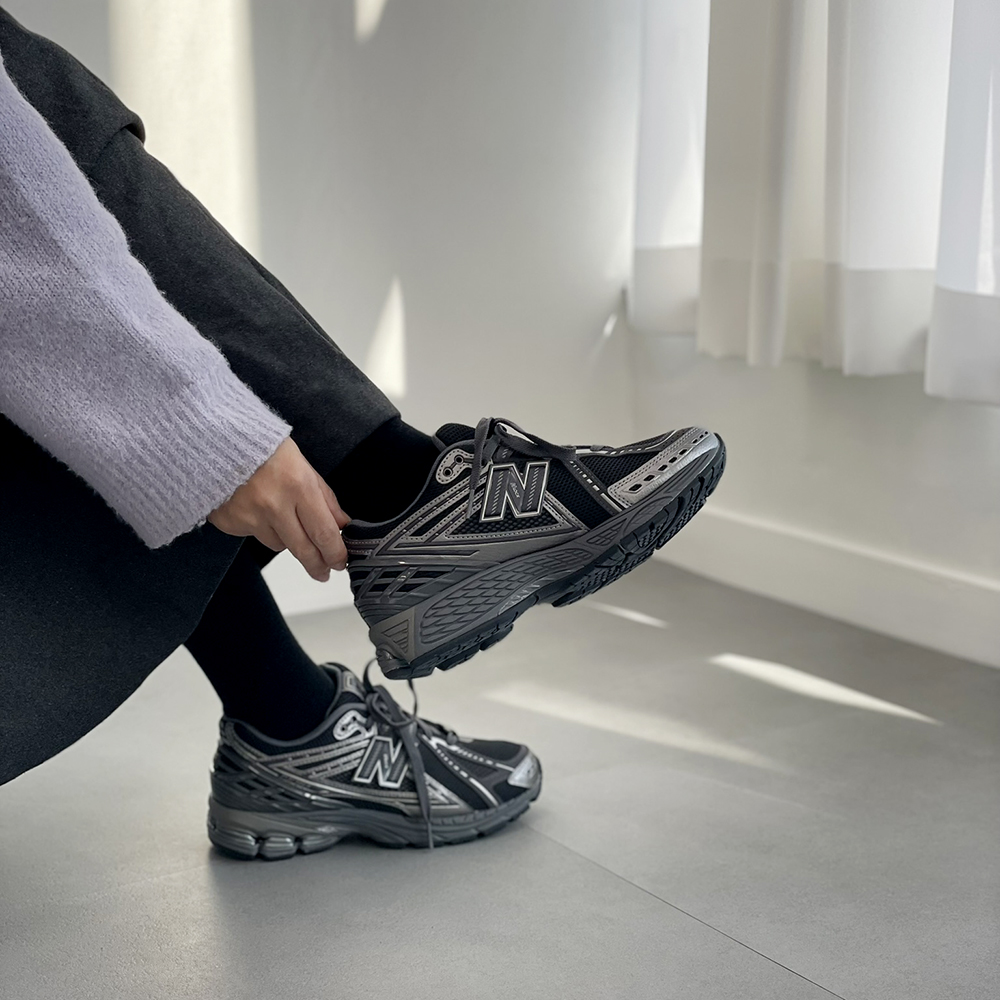 뉴발란스1906 팬텀 블랙 트리플블랙