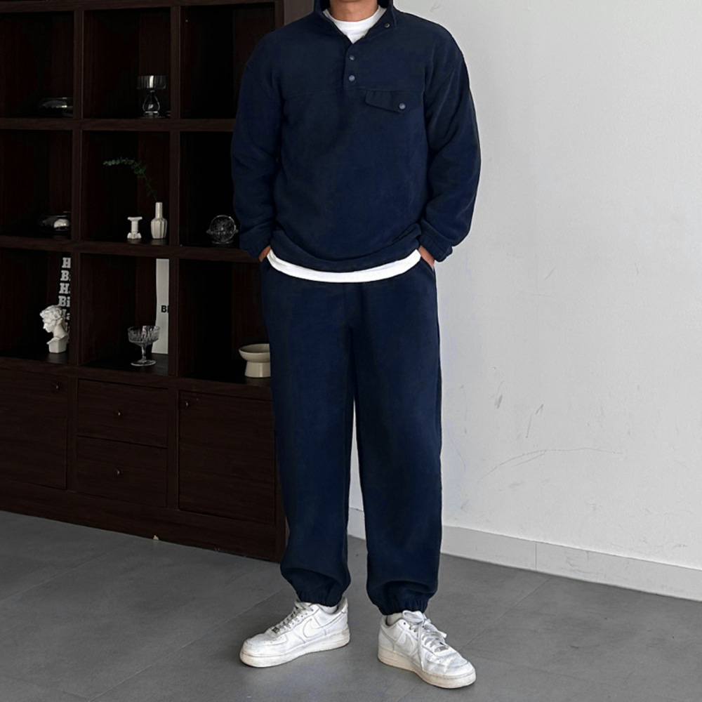 남자 맨우 오버핏 겨울 기모 후리스 조거 트레이닝 셋업 세트 - 메인 이미지