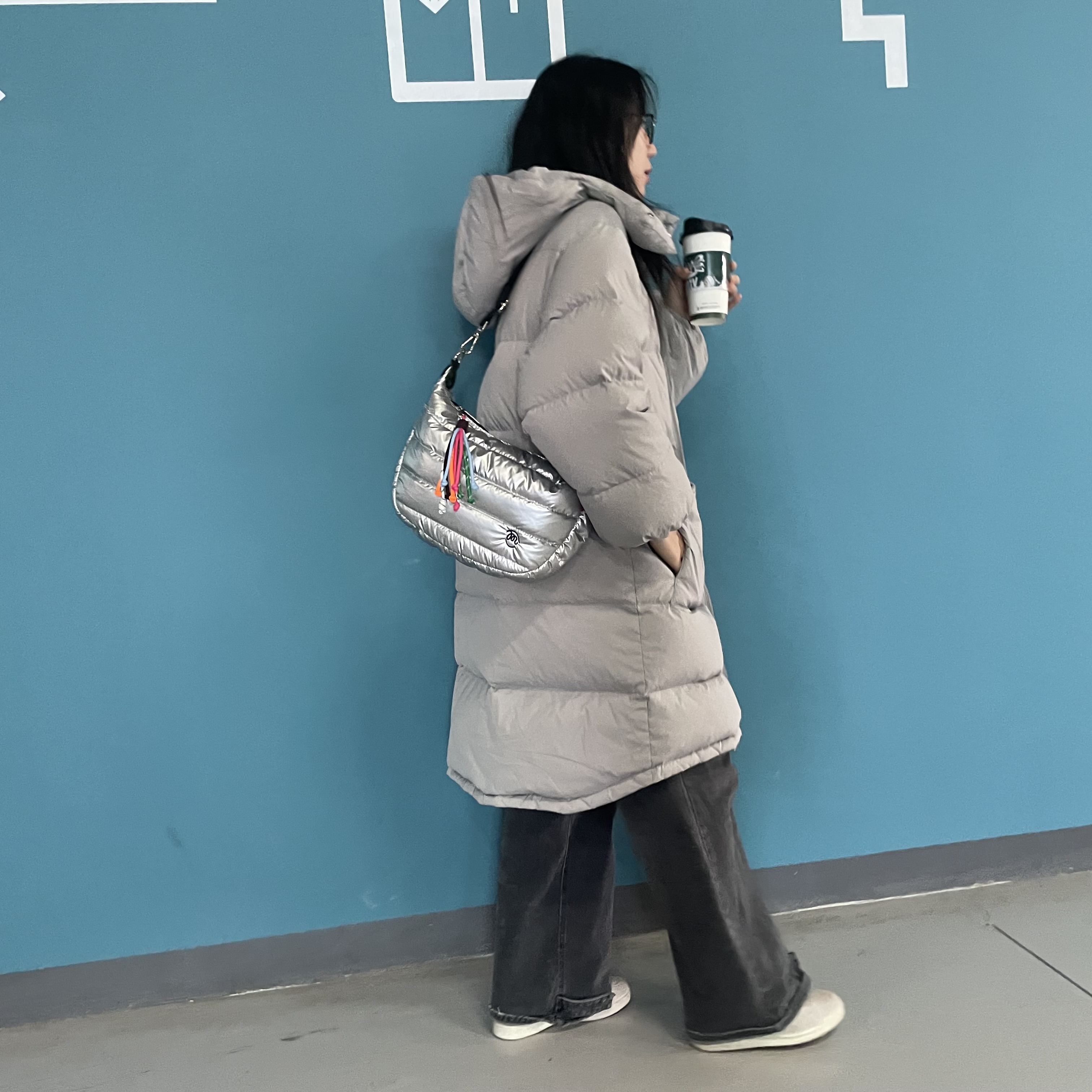 mddas 패딩 크로스백 퀼팅 반달 가벼운 보부상 유럽여행가방 크루와상백 나일론 겨울 - 상세 이미지 4