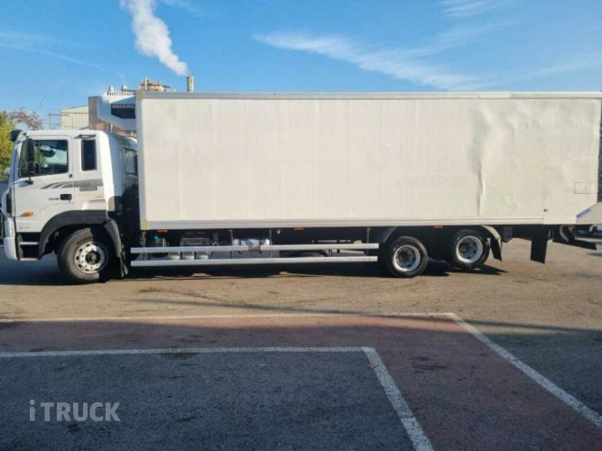 메가트럭 300 후축 냉동탑 8톤 수동 : 아이트럭ITRUCK