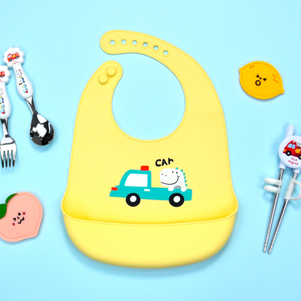 키친유 부릉부릉 이유식 실리콘 방수 턱받이 아기 침받이 자동차 자기주도식 유치원 준비물