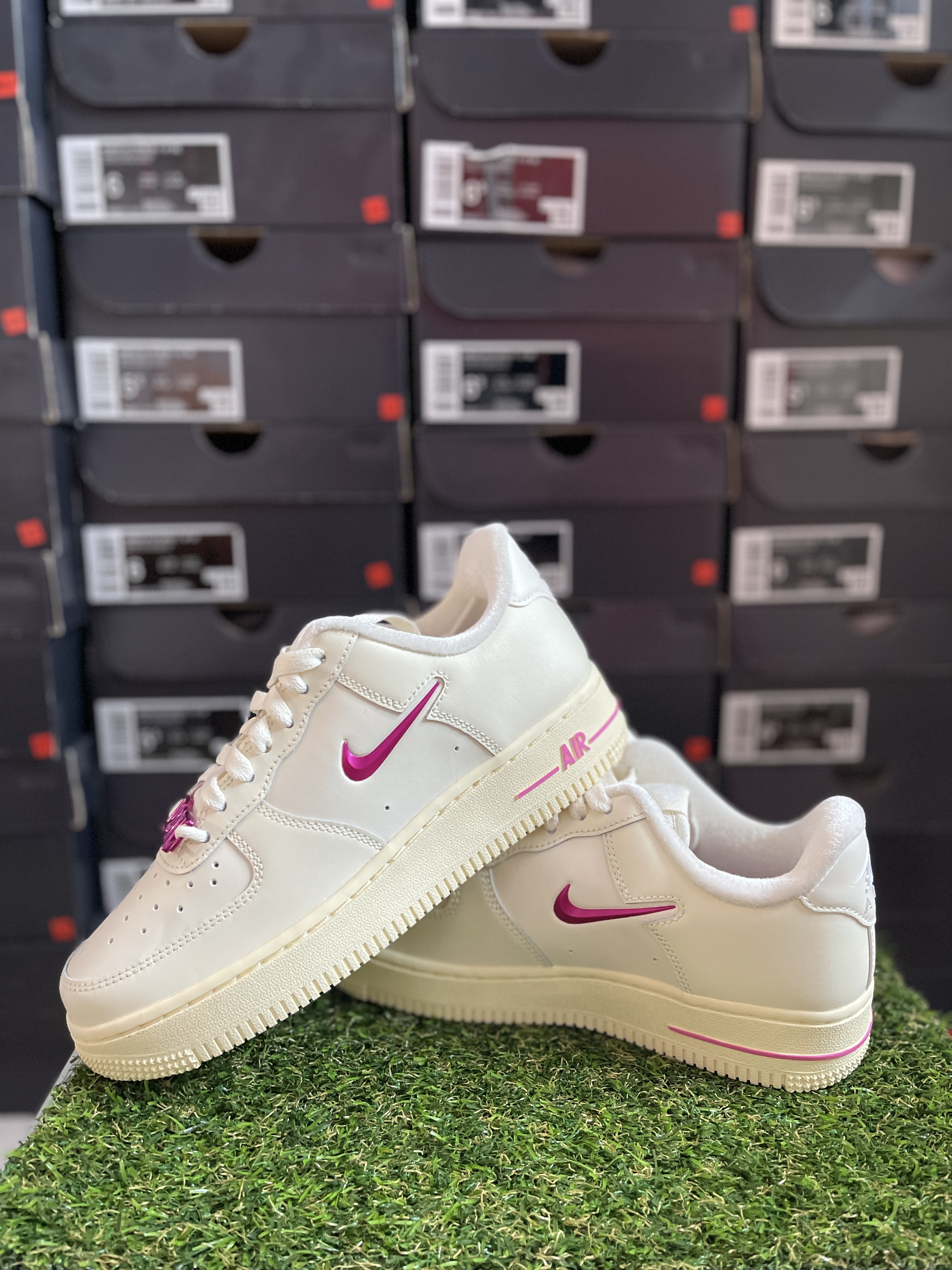 국내매장판 나이키 에어 포스 1 07 코코넛 밀크 플레이풀 핑크 FB8251-101