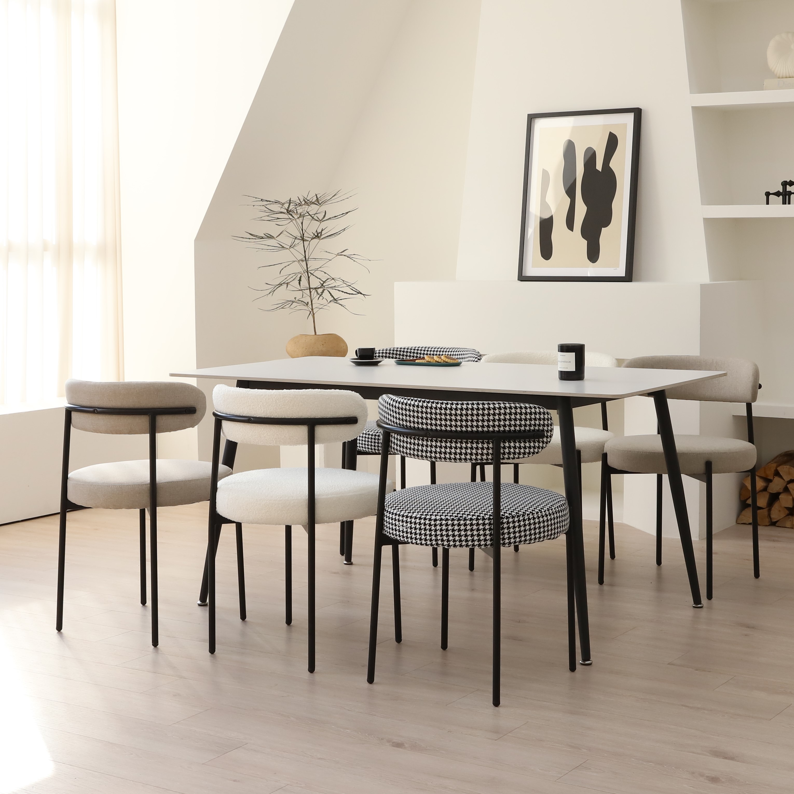 스위터 블랙 식탁의자 인테리어 주방 미드센츄리 모던 디자인 카페 의자