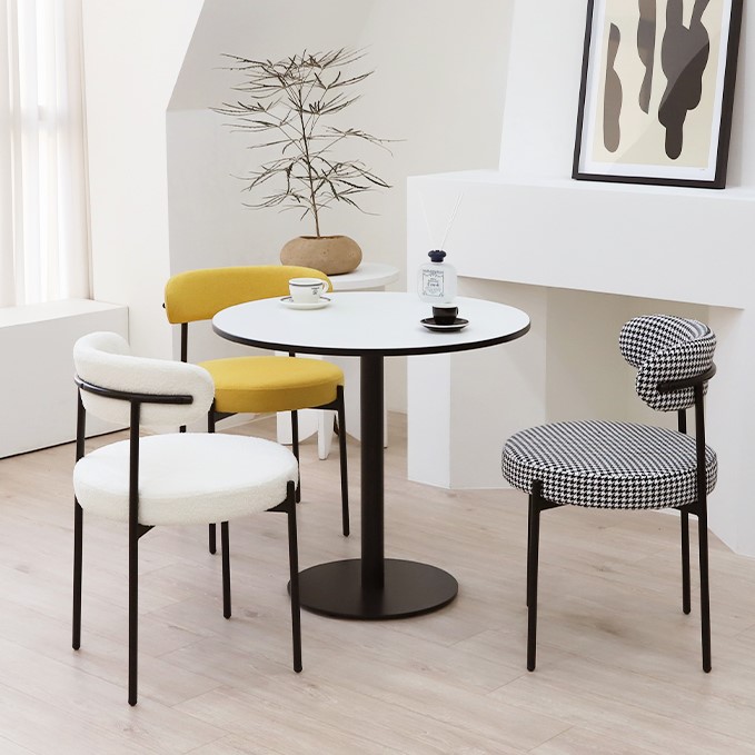 스위터 블랙 식탁의자 인테리어 주방 미드센츄리 모던 디자인 카페 의자