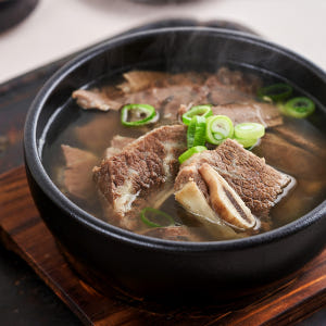 정성곳간 실온 국내산 국산 특 갈비탕 강순의 간편식 700g 8개 맛있게 먹은 솔직 후기 - 상품 이미지 4