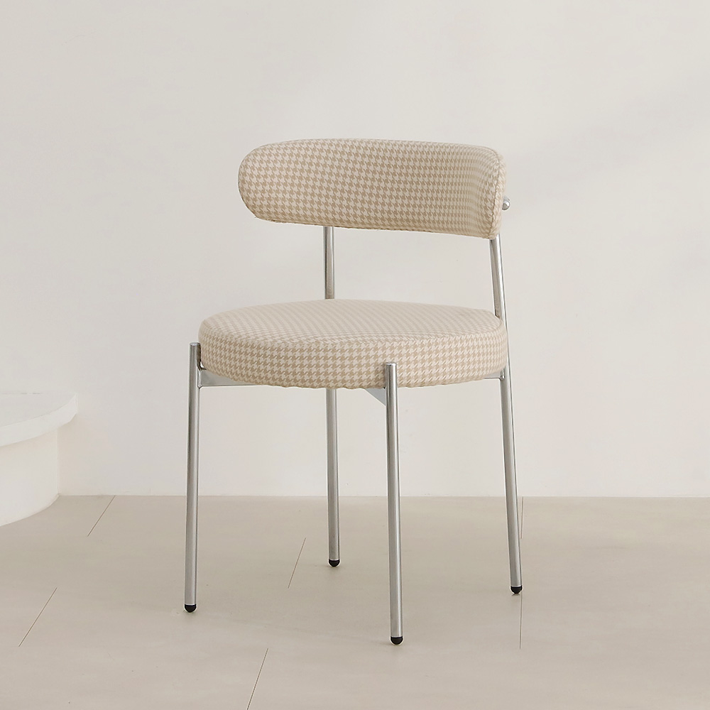 1+1 스위터 카페의자 미드센츄리 디자인 철제 업소용의자 실버프레임 베이지 패브릭 PU