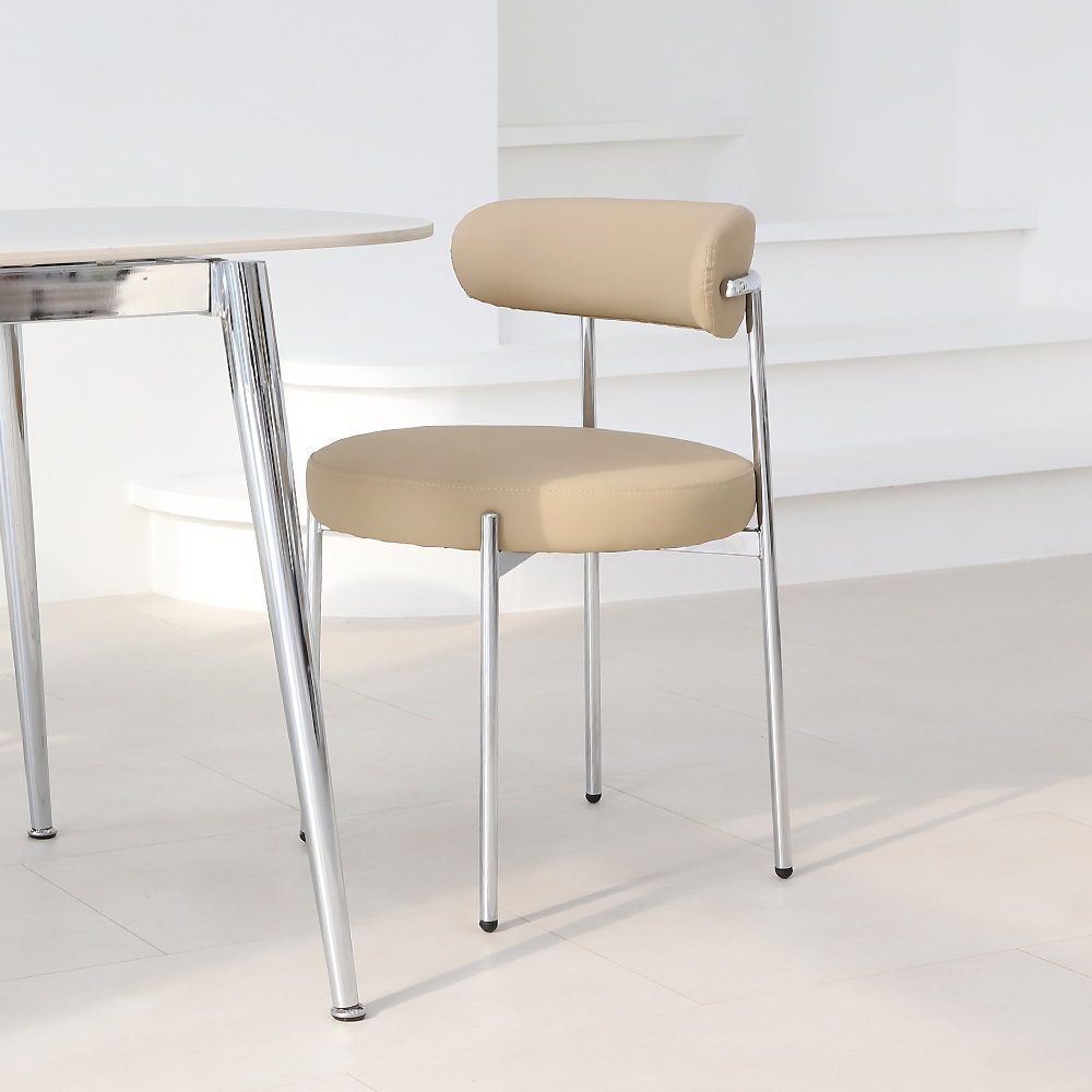 스위터 실버 식탁의자 인테리어 편한 카페의자 모던 디자인 미드센츄리