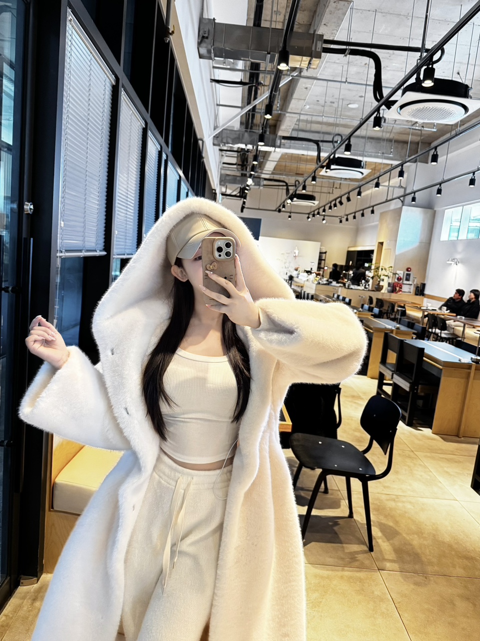 [주문폭주🔥] 베이퍼 스트링  무스탕 후드 퍼 코트 최저가 주문량미침 상세 이미지 11