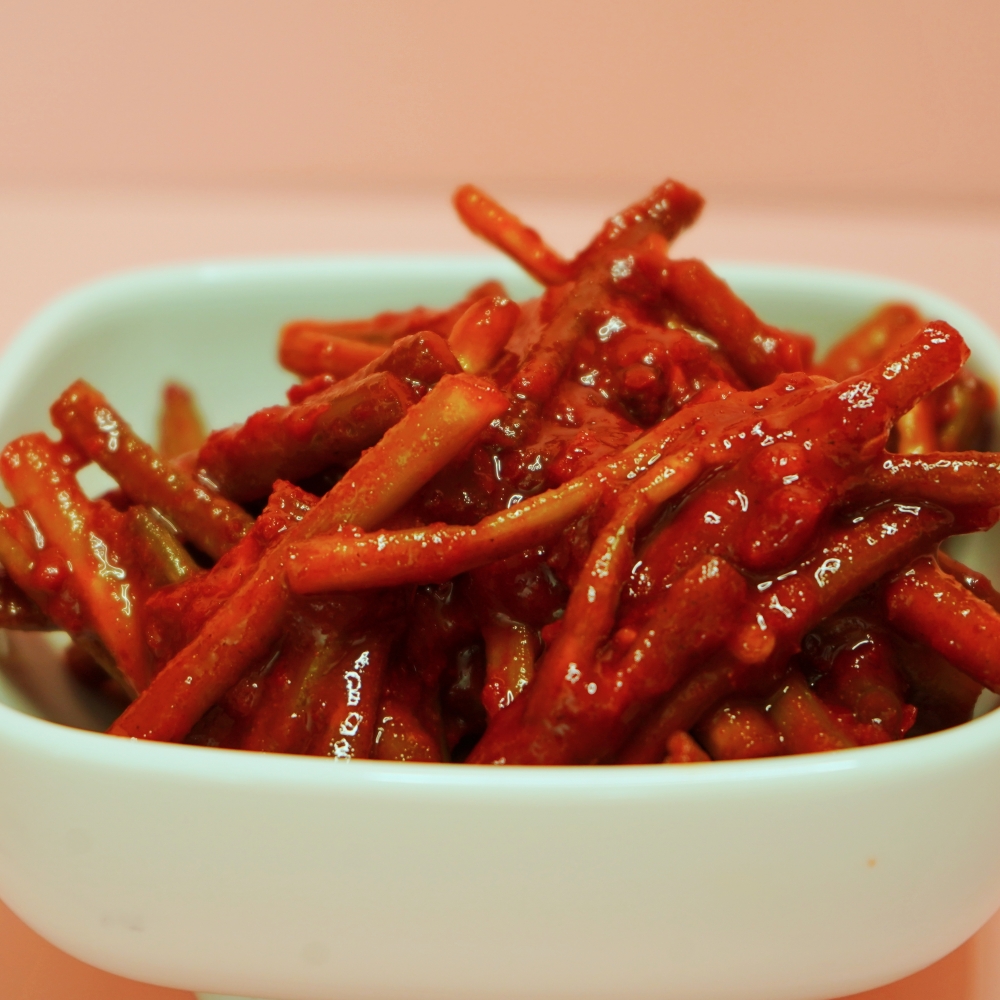 오늘식탁 국내산 강경 고추장 마늘쫑 장아찌 요리용 선물용 500g, 1개 - 상세 이미지 2