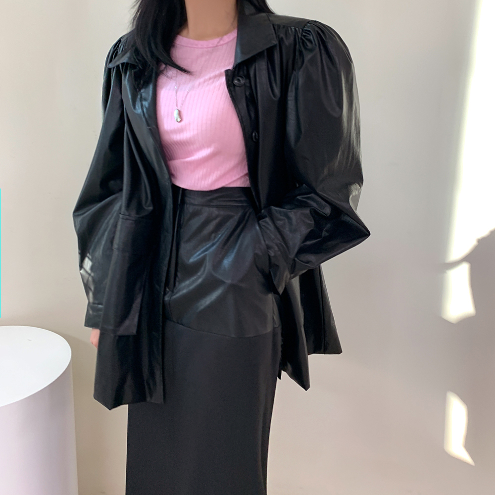 리아나 어깨 셔링 퍼프 레더 자켓