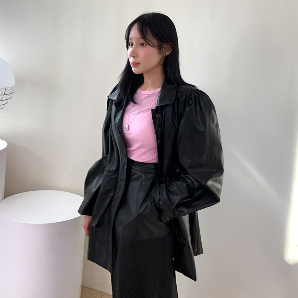 리아나 어깨 셔링 퍼프 레더 자켓 - 상세 이미지 3