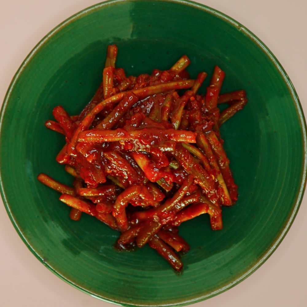 오늘식탁 국내산 강경 고추장 마늘쫑 장아찌 요리용 선물용 500g, 1개 - 상세 이미지 3