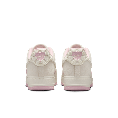 나이키 운동화 에어 포스 1 07 LX 발렌타인 에디션 여자 여성 스니커즈 신발 2025 HV5992-111