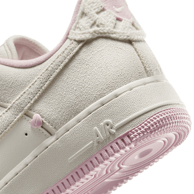 나이키 운동화 에어 포스 1 07 LX 발렌타인 에디션 여자 여성 스니커즈 신발 2025 HV5992-111