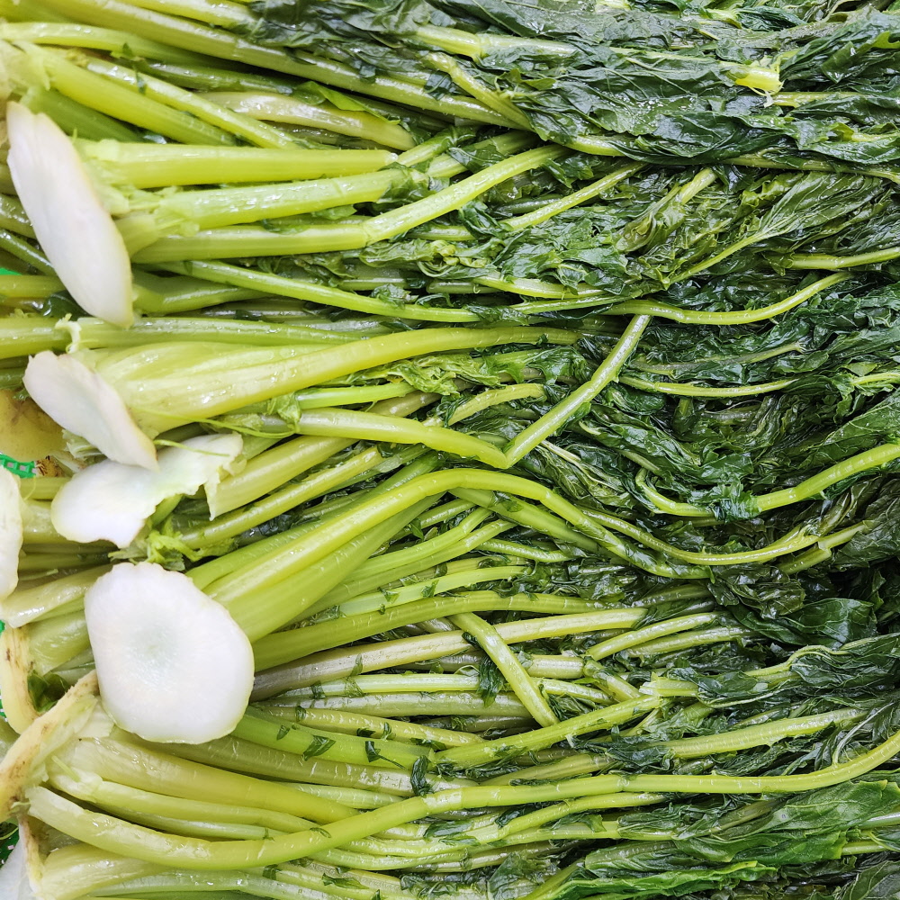 삶은 시래기 나물 [ 무청 시래기 500g (냉동) ] 부드러운 무우청 된장국재료 이미지 7