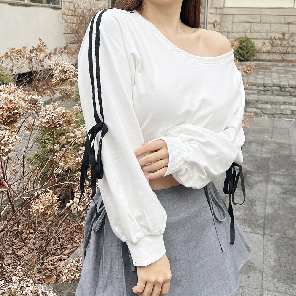 리본 라인 배색 트랙 오버핏 테이프 크롭 맨투맨 티셔츠 3color - 상세 이미지 2