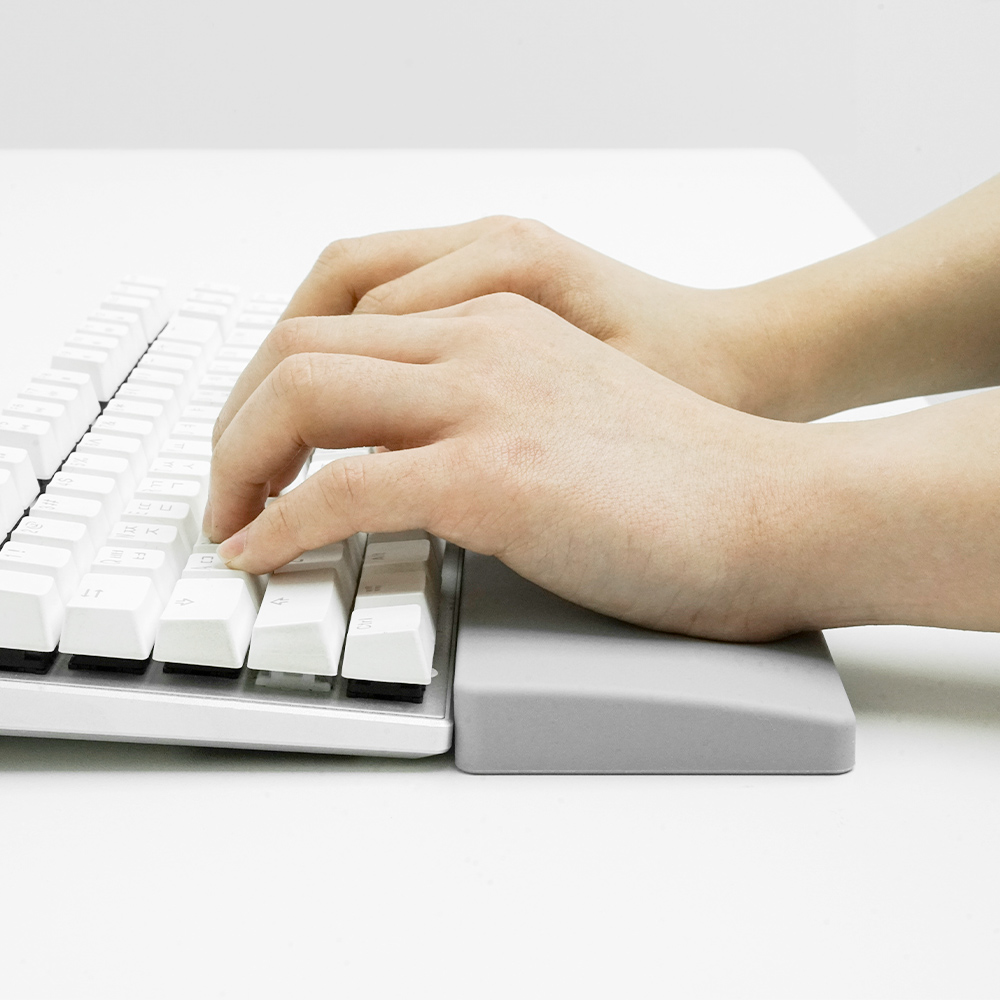 제닉스 타이탄 실리콘 팜레스트 키보드 손목받침대