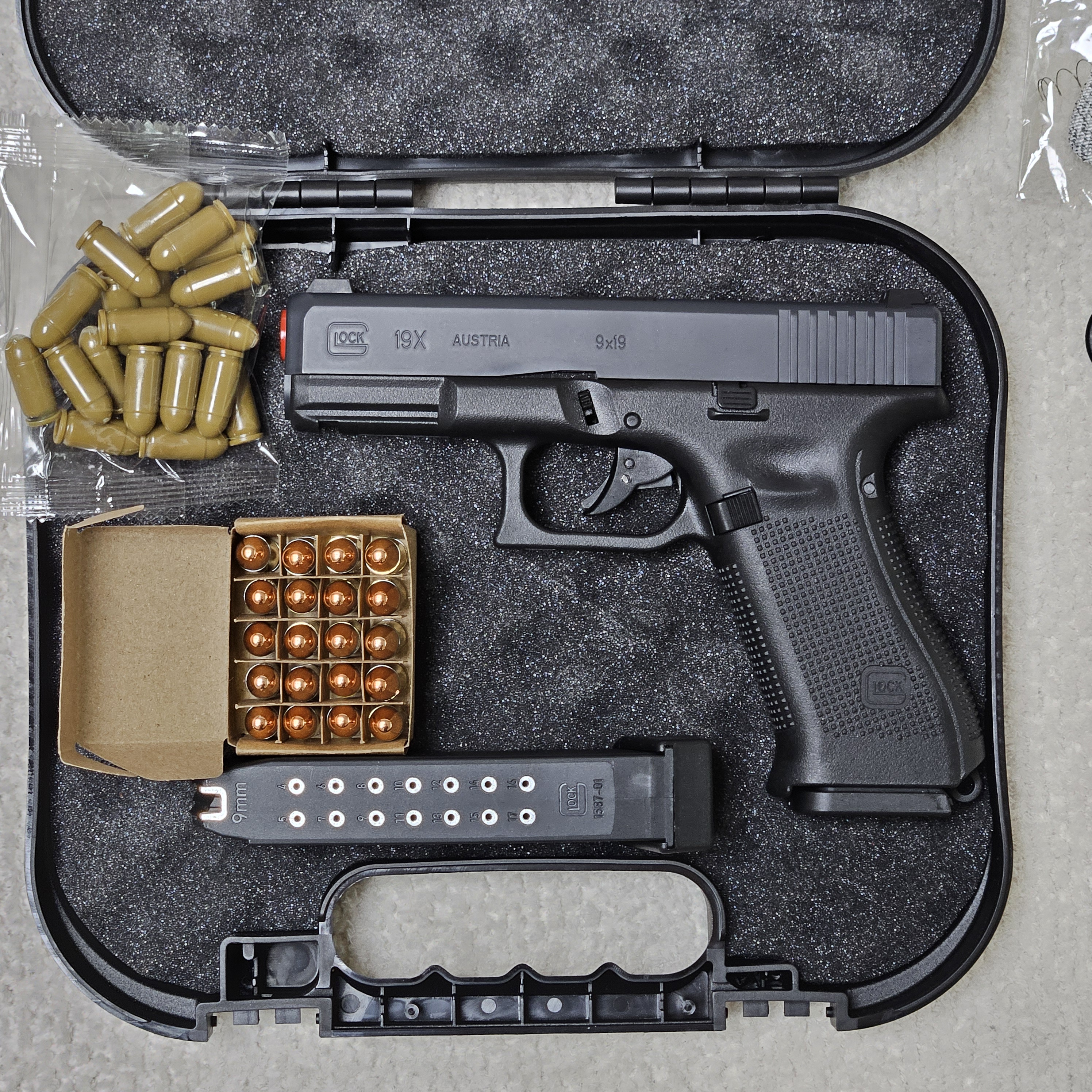 글록 Glock G19x 무동력 블로우백 탄피배출 레이저 핸드건 권총 블랙 샌드 - 상세 이미지 5