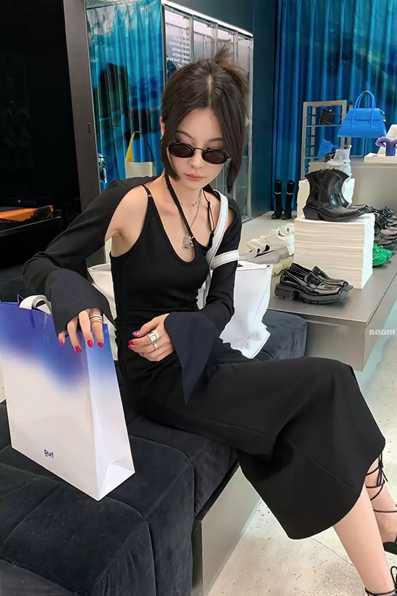 홀터넥 서스펜더 원피스 슬림핏 언발 트임 유니크 디자인 클럽 파티 힙한 패션 코디 블랙 - 상세 이미지 5