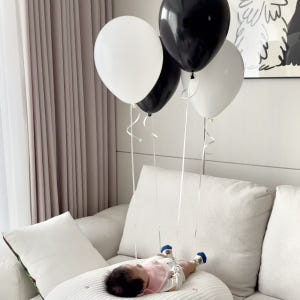 두돌 생일 아기 화동 놀아주기 풍선 DIY 일회용 헬륨가스 10개용 블랙... 실사용 후기 | 효과 있을까? - 상품 이미지 1
