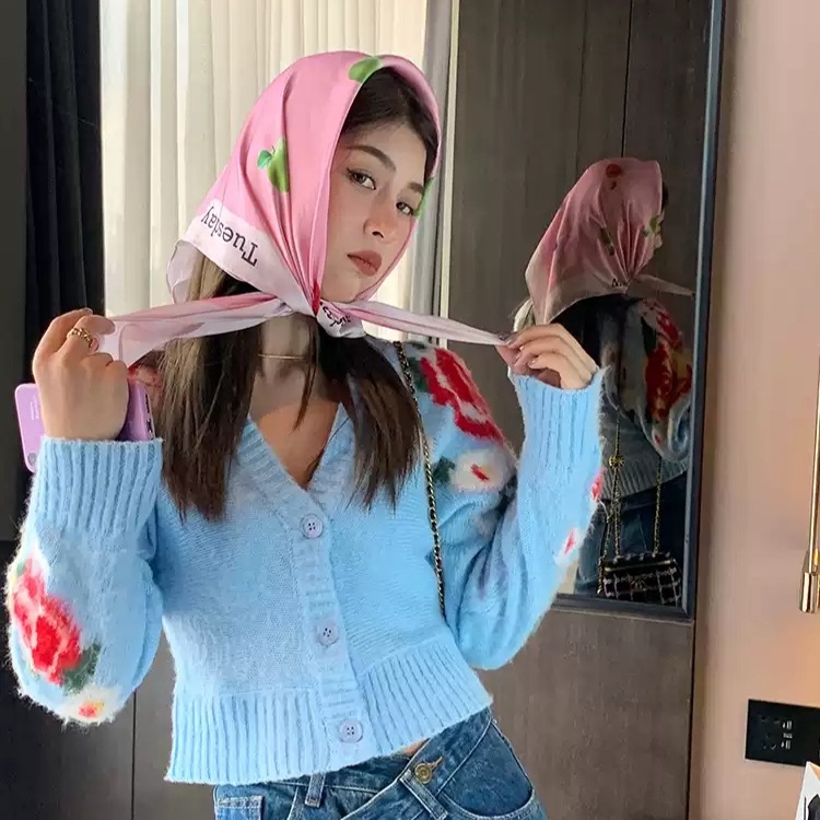 브이넥 모헤어혼방 크롭가디건 꽃패턴 장미 블루 청순 스타일 디자인 고급 패션 - 상세 이미지 2