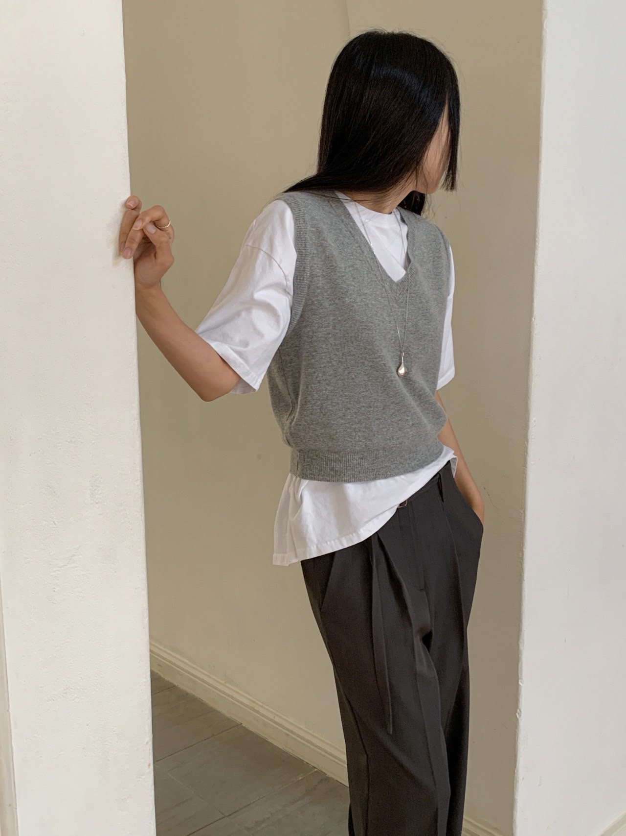 [울,캐시미어] 오버무드 여성 봄신상 베스트 레이어드 브이넥 뷔스티에 니트 조끼 3color