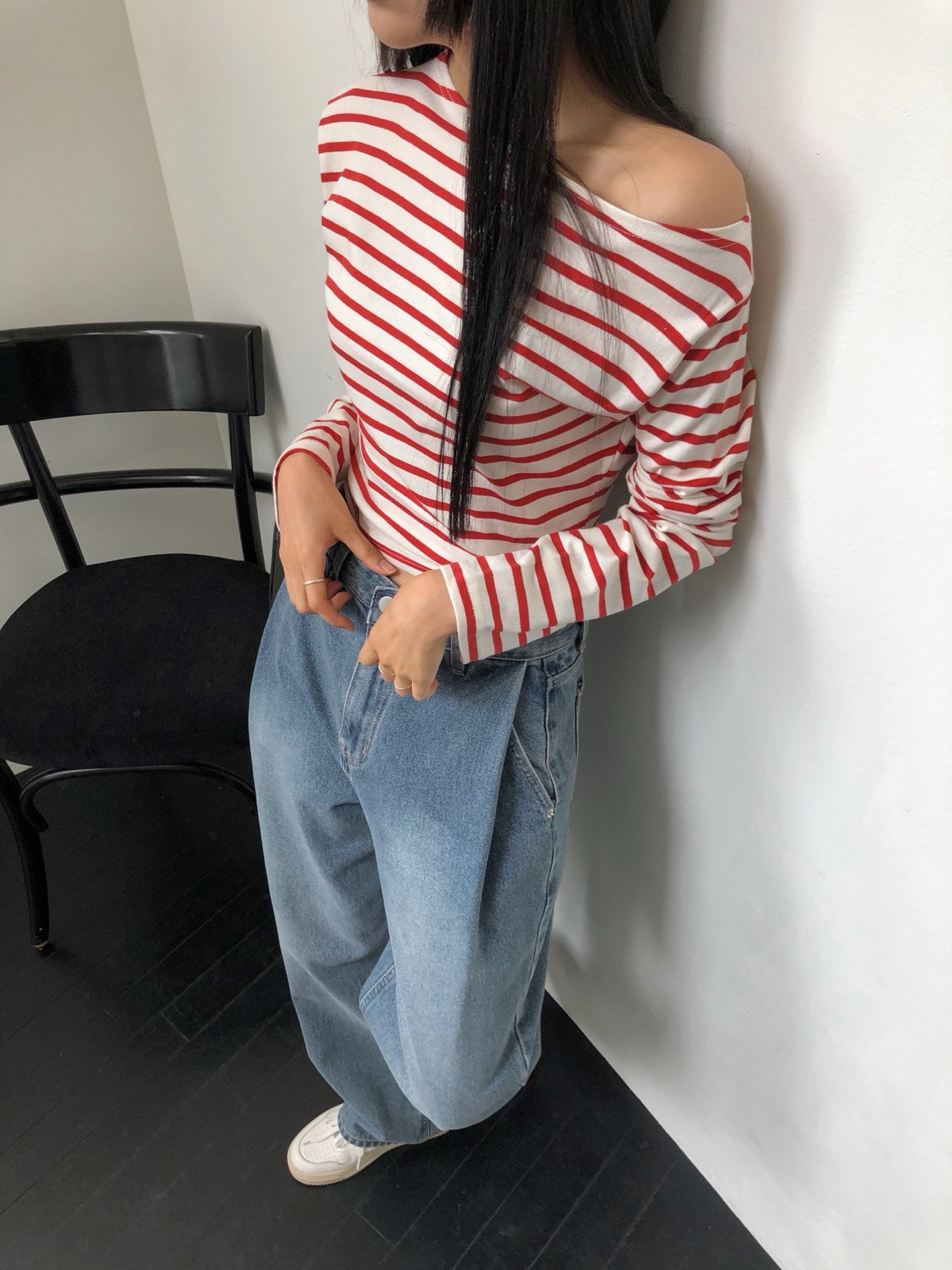 오버무드 여성 봄신상 보트넥 오프숄더 스트라이프 슬림 베이직 단가라 긴팔티 3color - 상품 이미지