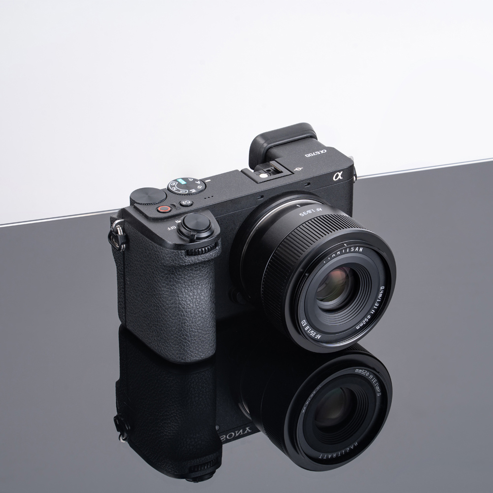티티아티산 AF 35mm F1.8 II 소니 E마운트 APS-C 렌즈 블랙 - 상세 이미지 4