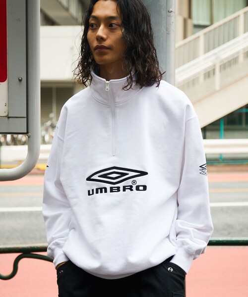 엄브로 UMBRO 별주 자수 로고 하프 집업 긴팔 스웨트 화이트 - 상세 이미지 3