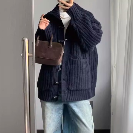터틀넥 오버핏 가디건 떡볶이단추 유니크 무드 감성 성수동 느낌 바이브 디자인 가을겨울 - 상품 이미지