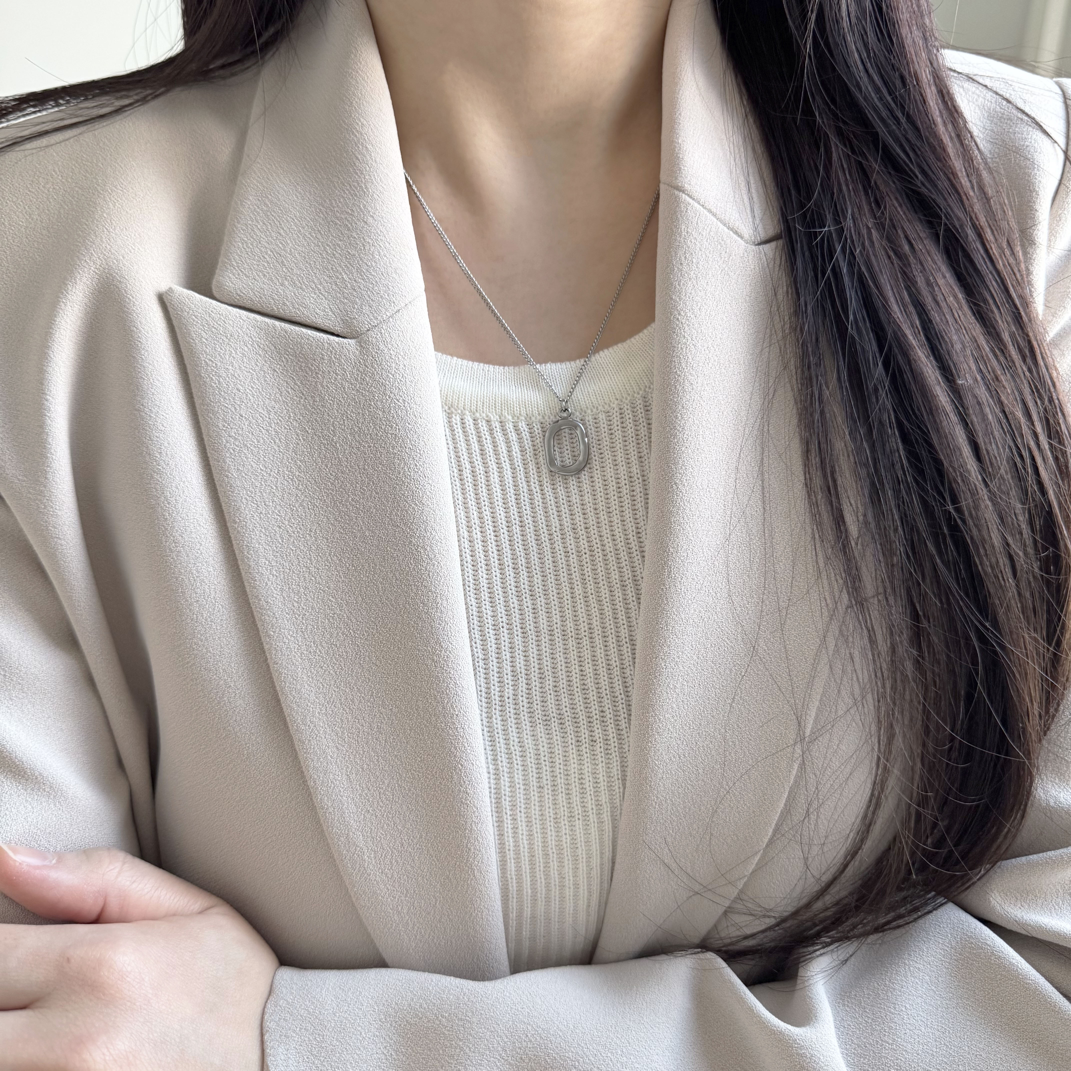 made 써지컬 볼드 라운드 스퀘어 목걸이 상세 이미지 14