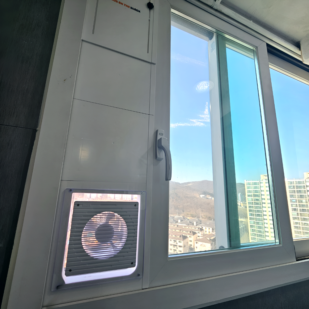 창문 환풍기 화장실 욕실 주방 창틀 이동식 베란다 창문형 결로 환기팬 설치 키즈온더블럭 제품 이미지