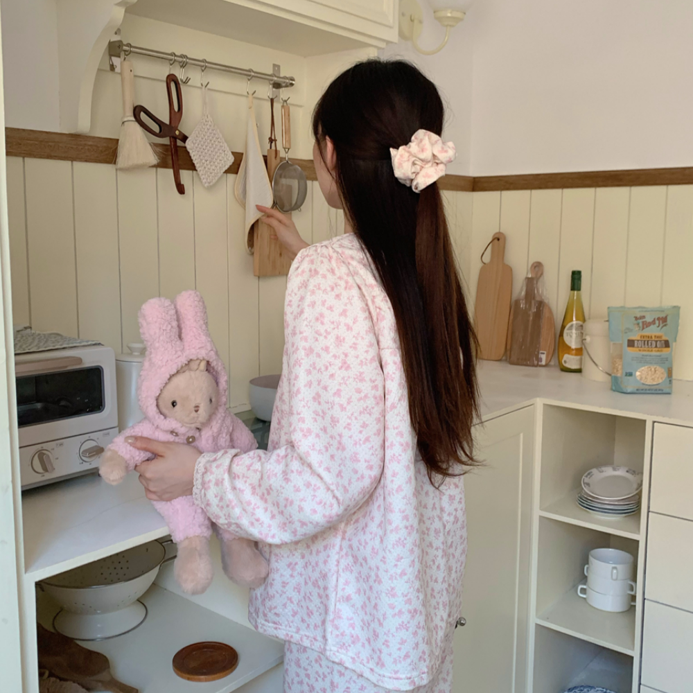 누빔잠옷 상하의 원피스 플라워 노카라 브이넥 레이스 공주 겨울 홈웨어 세트 파자마 - 상세 이미지 2