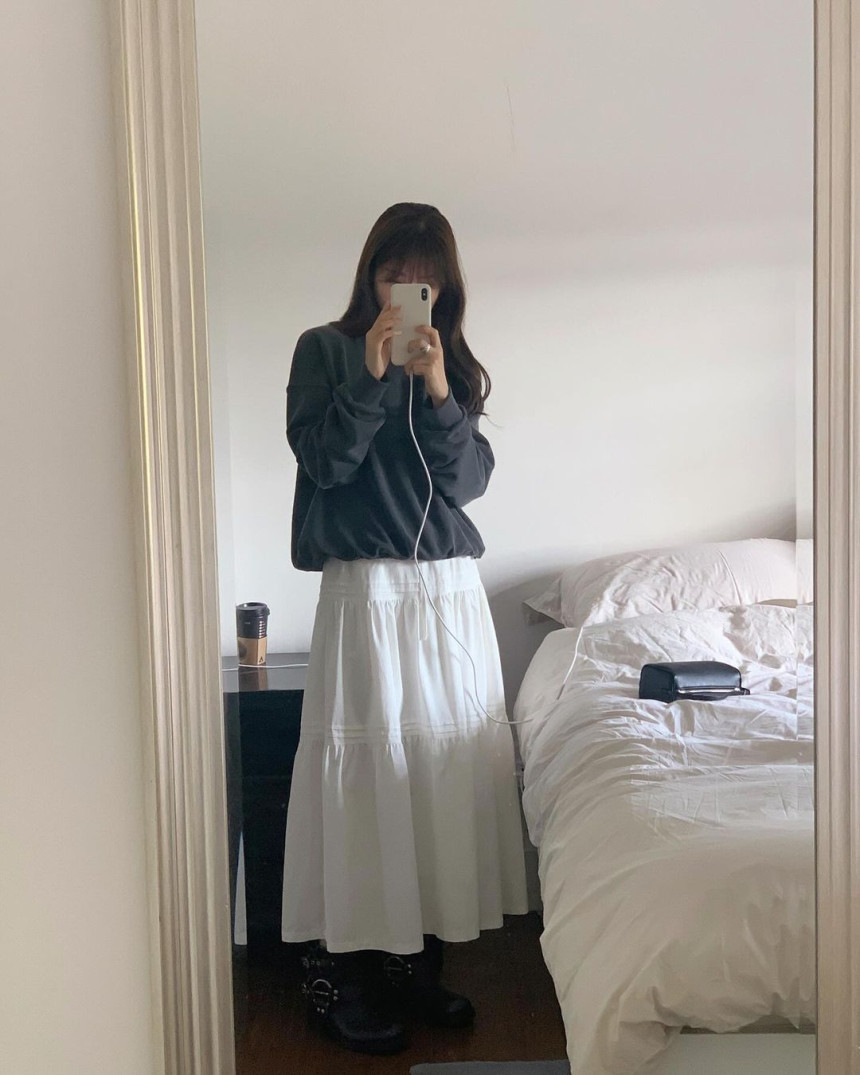liter 리터 오드리 핀턱 스커트 밴딩 셔링 코튼 롱 A라인 티어드 치마. 상세 이미지 4