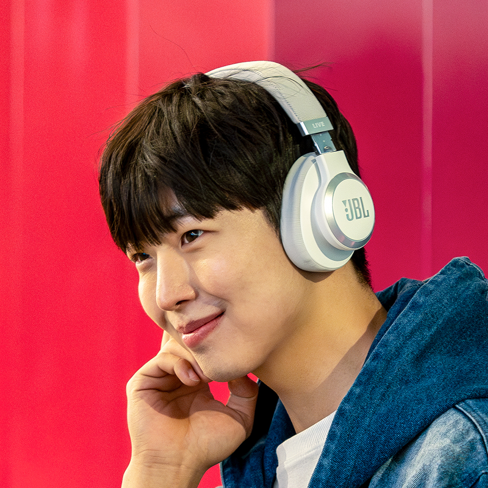 삼성공식파트너 JBL LIVE770NC 블루투스헤드셋 무선 헤드폰 화이트 - 상세 이미지 2