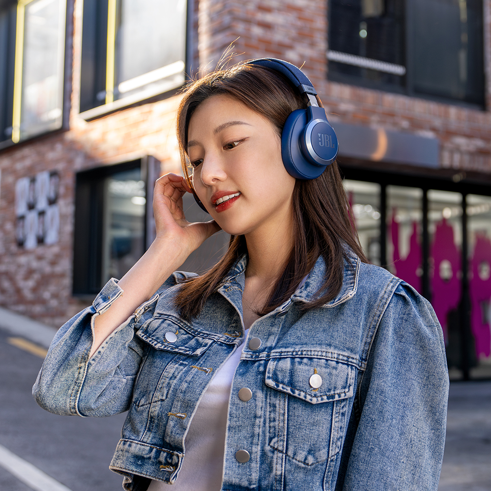 삼성공식파트너 JBL LIVE770NC 블루투스헤드셋 무선 헤드폰 블루 - 상세 이미지 2
