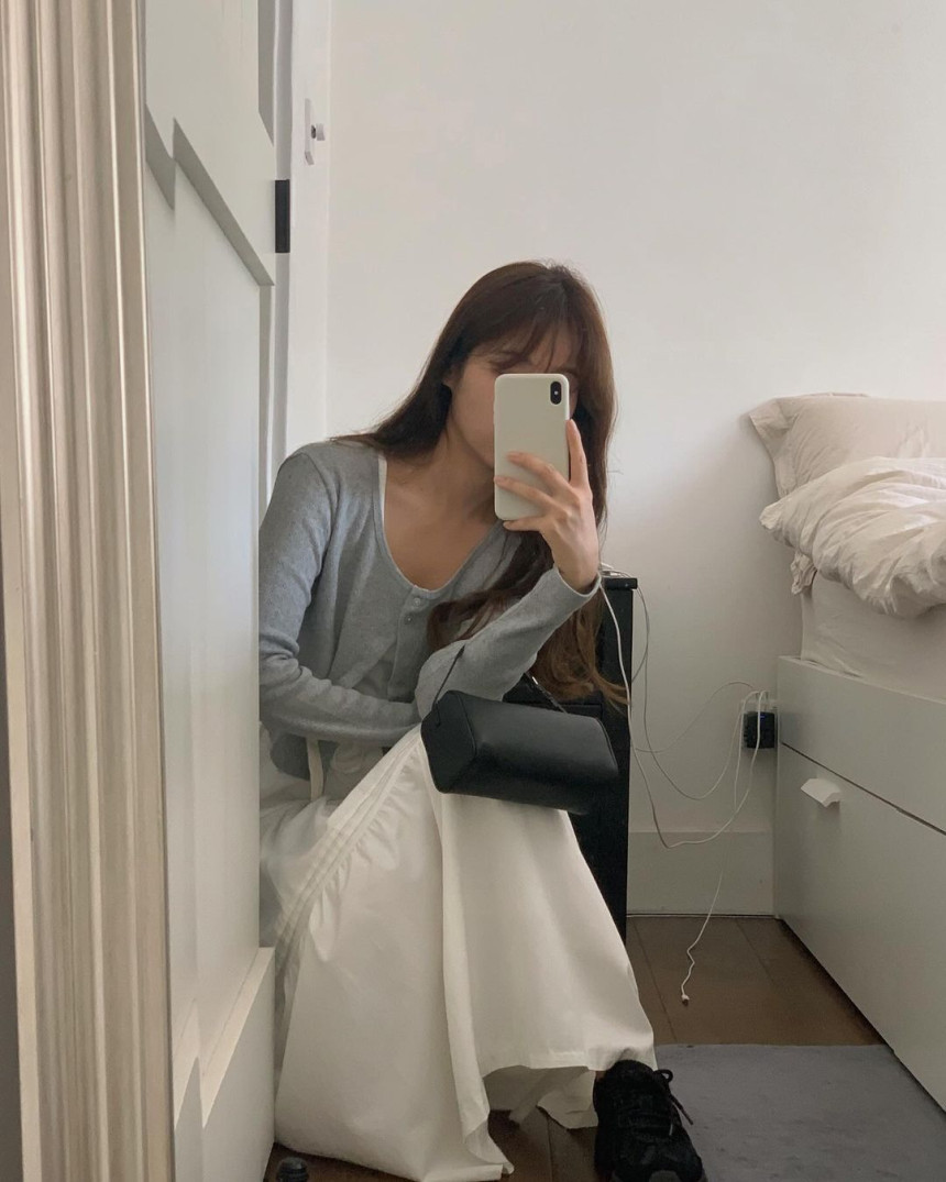 liter 리터 오드리 핀턱 스커트 밴딩 셔링 코튼 롱 A라인 티어드 치마. 상세 이미지 6