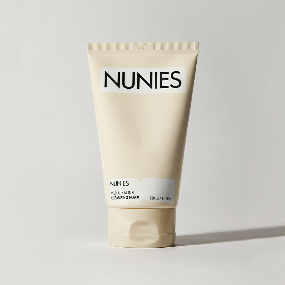 뉴니스 약알칼리성 클렌징폼 히알루론 휩 120ml 제품 이미지