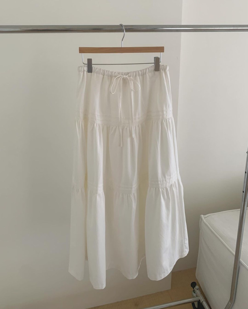 liter 리터 오드리 핀턱 스커트 밴딩 셔링 코튼 롱 A라인 티어드 치마. 상세 이미지 21
