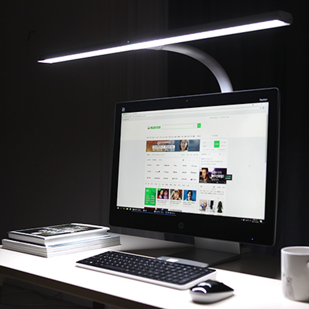 LED 와이드 스탠드 파파 800 화이트 학습용 사무용 모니터 눈 보호 스탠드 조명 - 메인 이미지