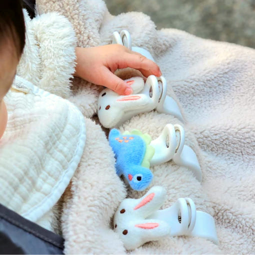 다용도 유모차 클립 사용 모습