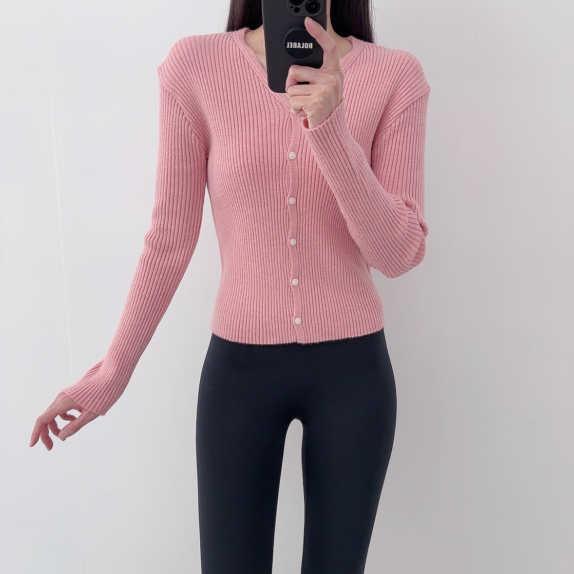 로라벨 다비 니트 가디건 브이넥 골지 하객룩 레이어드 살안타템 여성 볼레로 봄 크롭 집업 - 상세 이미지 5
